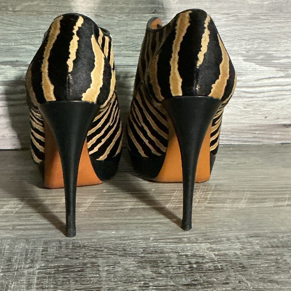 Gucci Tiger Print Haircalf LaceUp Heels Vintage Pumps Size US 7.5 - Picture 4 of 16